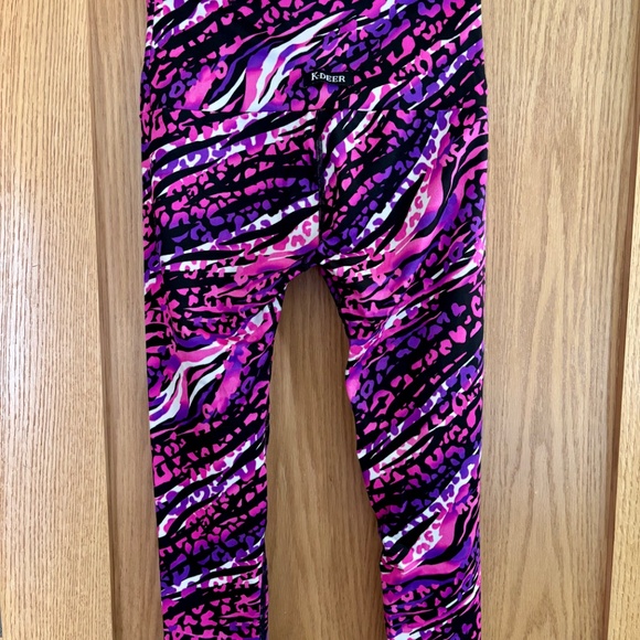 K-Deer Capri Legging Pink & Purple Print Size Medium - Picture 2 of 3